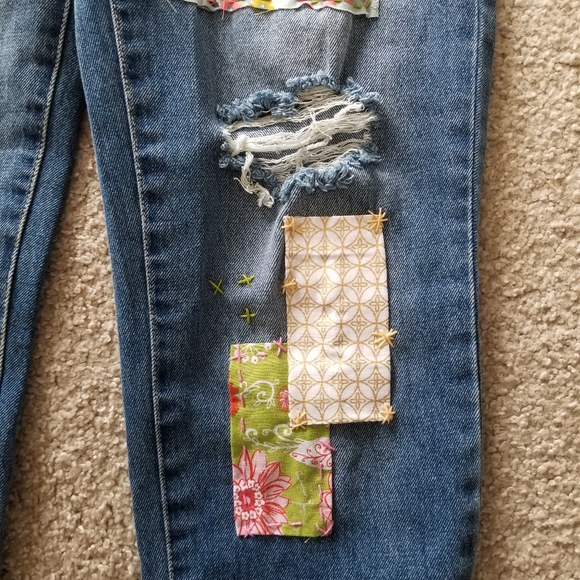 Patchwork distressed jeans - Picture 3 of 15